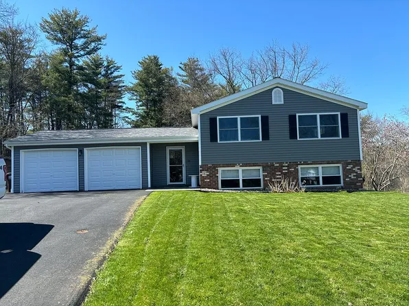 18 Sturbridge Ct, Voorheesville, NY 12186