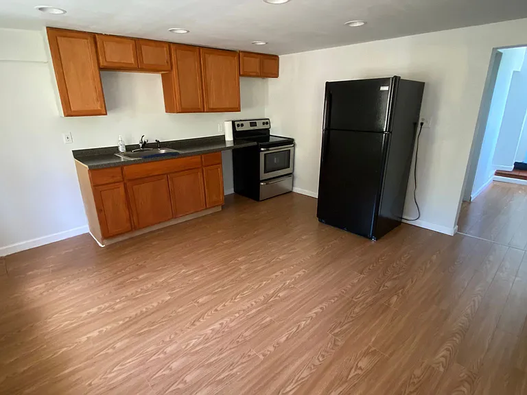 61 Pointview Rd #2 — Photo 45