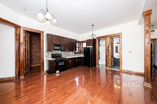 Rented by Compass | media 35