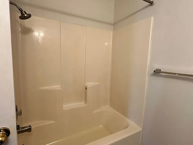 1707 E Walnut Lawn St — Photo 17