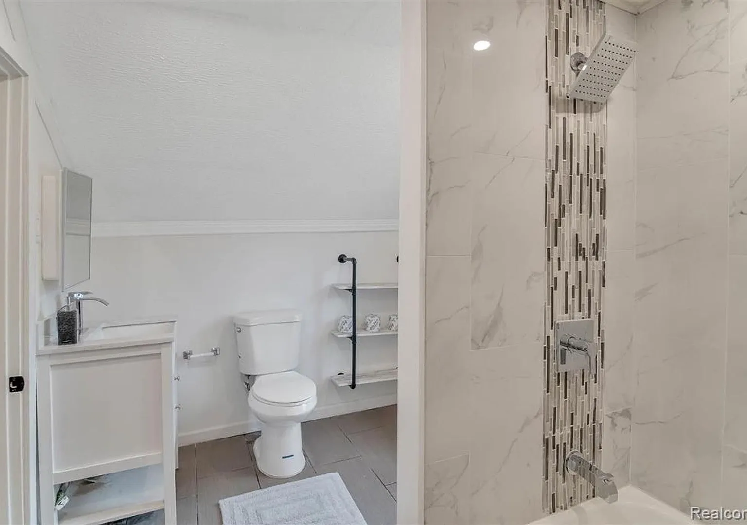 20830 Westview Ave — Photo 4