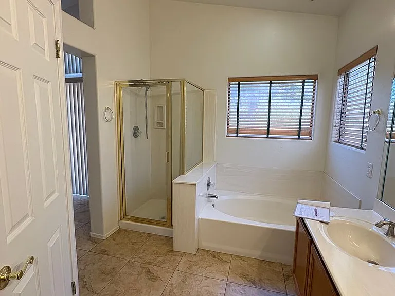 1885 E Drake Dr — Photo 11