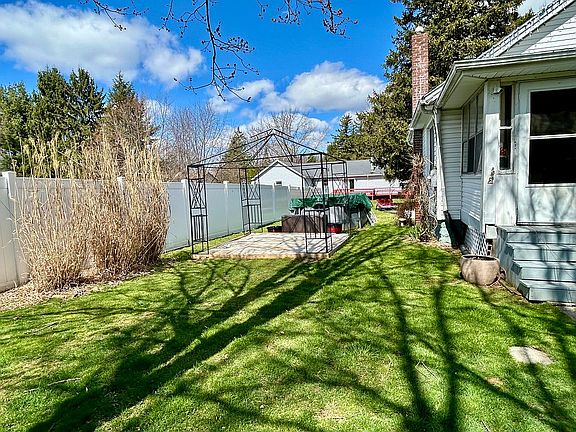3rd image of 2187 Cooledge Ave