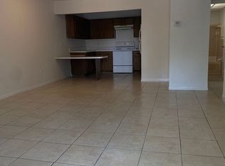 3891 Riverside Dr APT B, Coral Springs, FL 33065