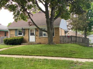 8226 W Keefe Ave, Milwaukee, WI 53222