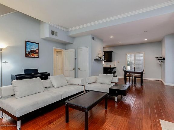 4th image of 782 E California Blvd APT 2