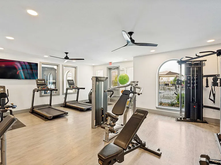 Palladium Crestway — Photo 42