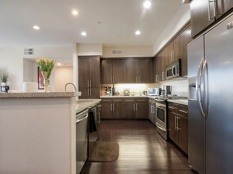 4820 Bellflower Ave #403 — Photo 6