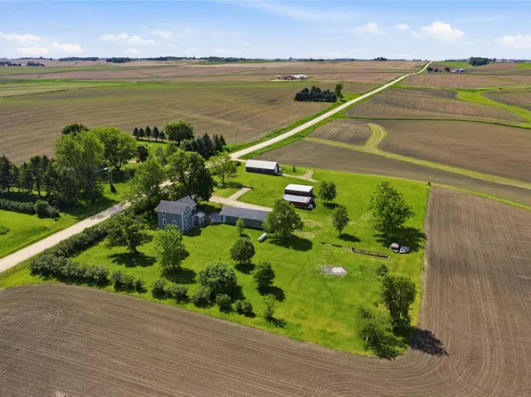 15403 140th Ave, Scotch Grove, IA 52310