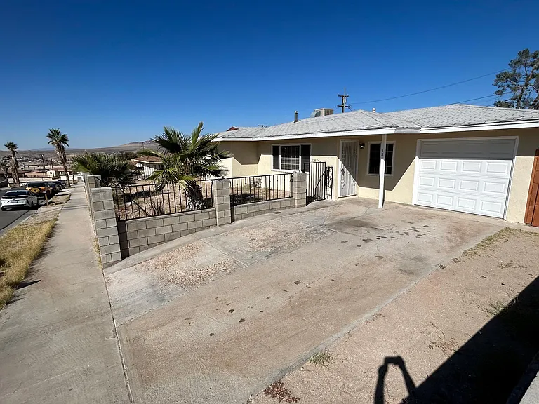 381 Frances Dr — Photo 14