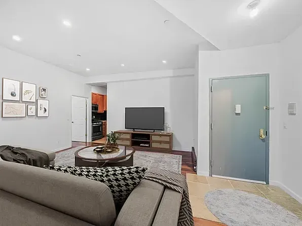 166 Kingsland Avenue image 8 of 8