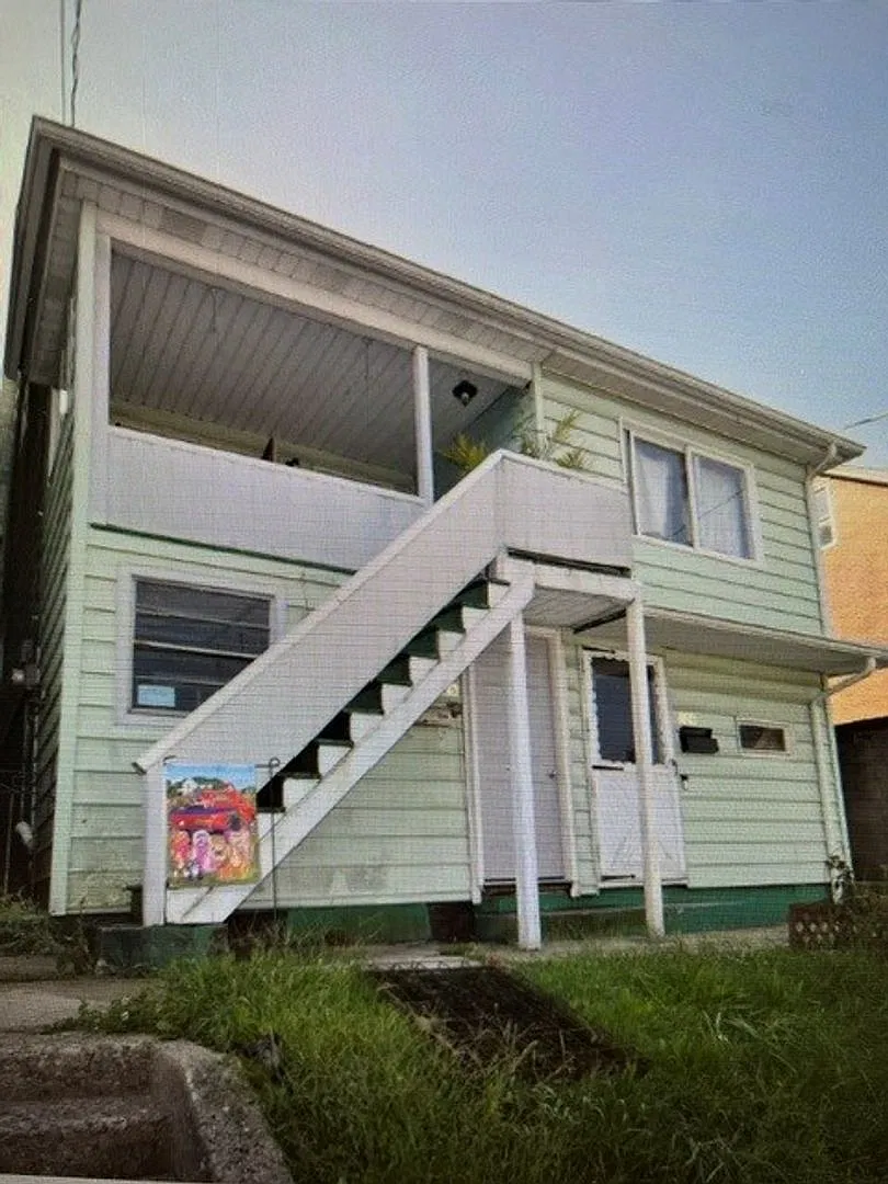 3 bedroom 1 bathroom — Photo 1