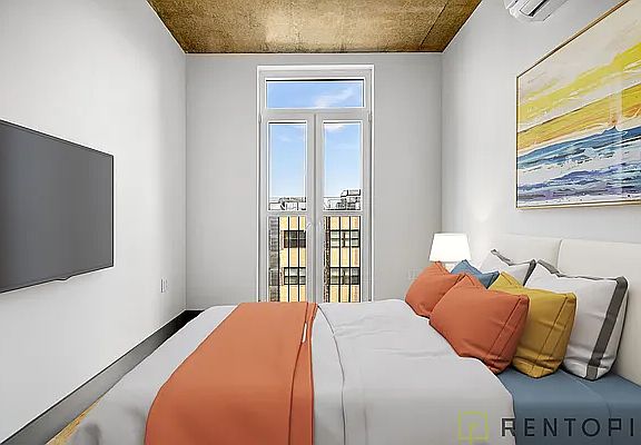 4th image of 340 Evergreen Ave #322