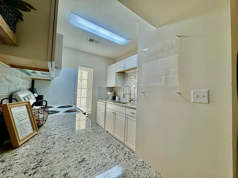 533 Grant Ave #B — Photo 9
