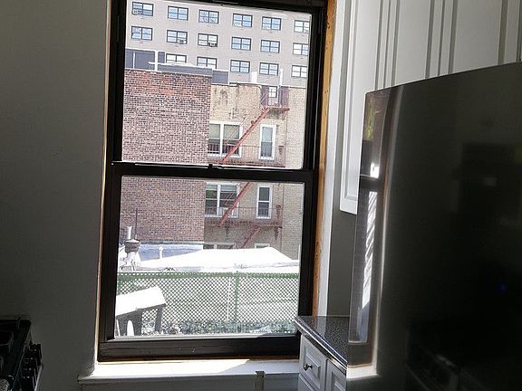 3rd image of 330 W 55th St APT 6B