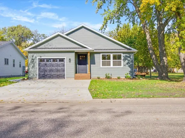 315 E Martin St, Forrest, IL 61741