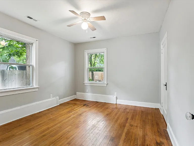 2913 Sir Walter Ln — Photo 13