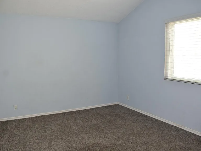 Bedroom one
14x10
has ceiling fan