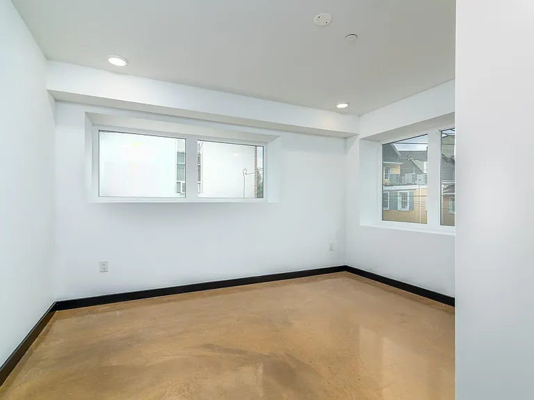 114 Richmond St #2RE — Photo 29