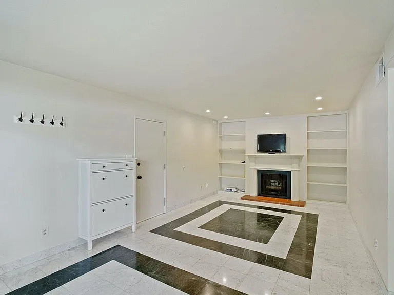 1160 S Foothill Dr #225 — Photo 8