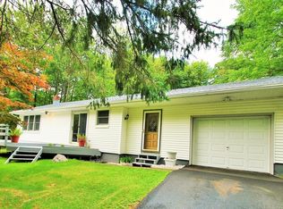 6487 Laurel Rd, Pocono Summit, PA 18346