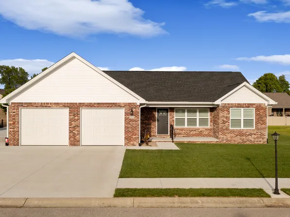 1959 Sophia Ln, Seymour, IN 47274