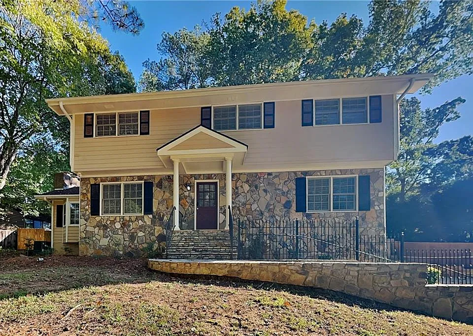 2472 Cedar Wood Ct