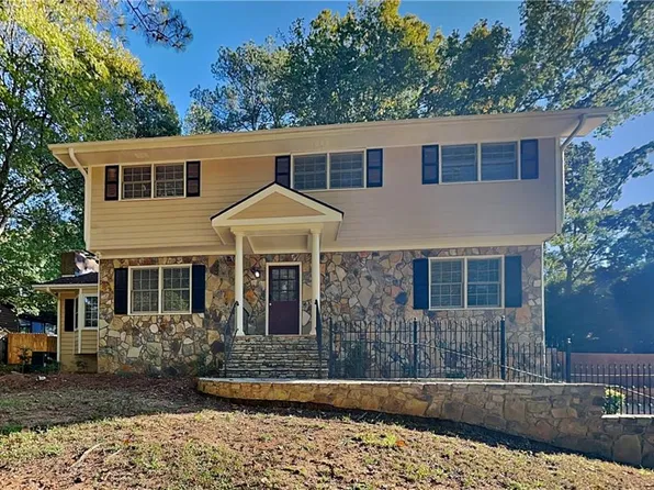 2472 Cedar Wood Ct, Marietta, GA 30068
