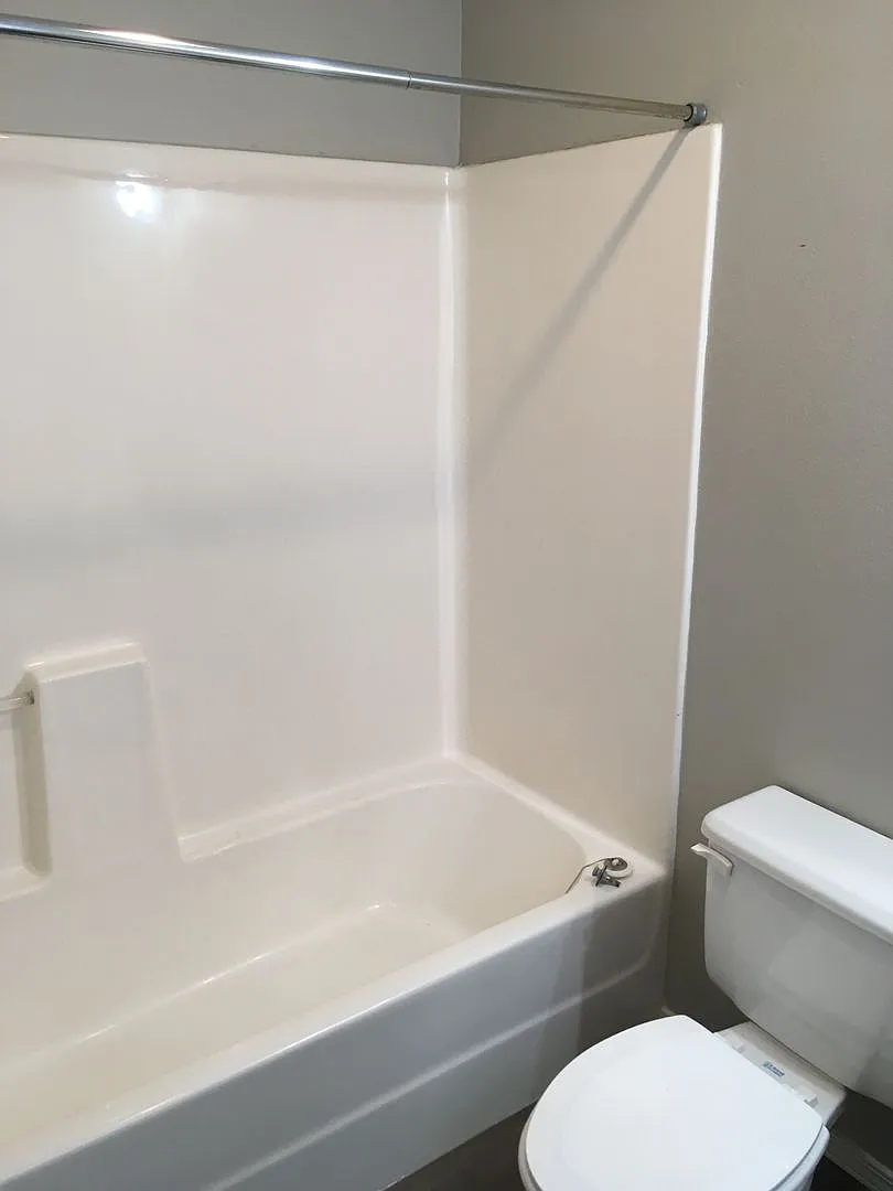 403 Valley Drive — Photo 3
