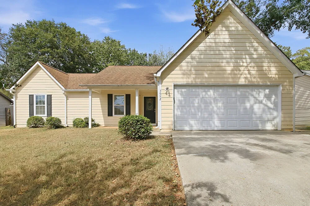 3 bed, 2.0 bath, 1483 sqft, $1,885 — Photo 1
