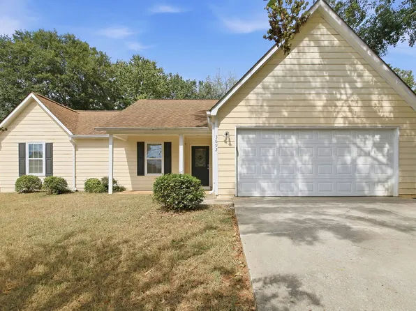 3692 Fay Dr, Rex, GA 30273