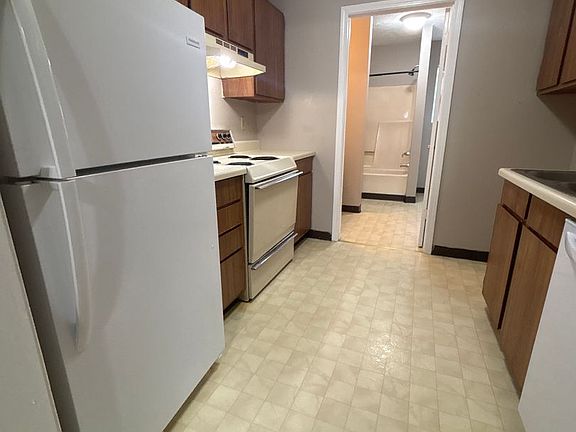 5th image of 1040 N Highland Ave #7
