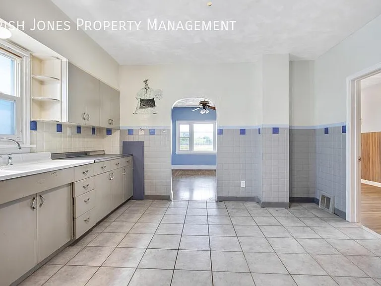 1784 William St #1 — Photo 5