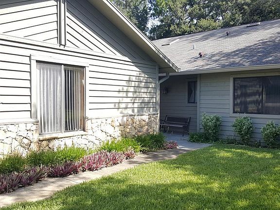 2nd image of 192 Deer Lake Cir