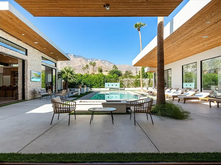 524 E Miraleste Ct — Photo 30