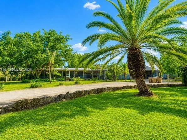 3880 Packinghouse Rd, Alva, FL 33920