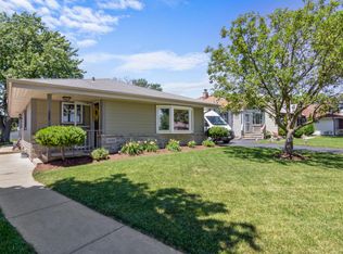 4655 S 45th St, Greenfield, WI 53220