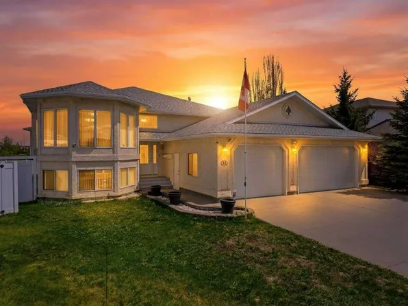 54 W Lord Close, Red Deer, AB T4R 2R8