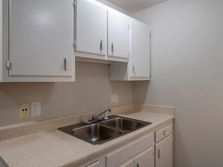 Oak Valley Apartments — Photo 20