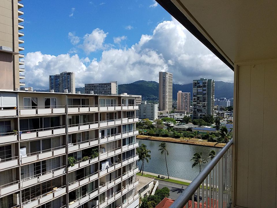 2nd image of 440 Lewers St APT 1301