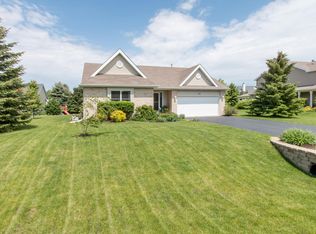 412 Maple Ln, Williams Bay, WI 53191