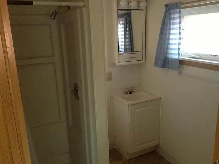 906 Vine St — Photo 12