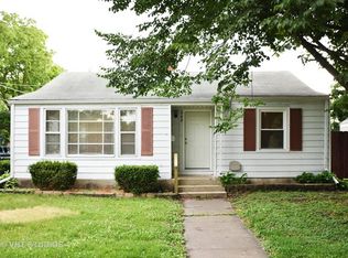 945 Hill Ave, Elgin, IL 60120