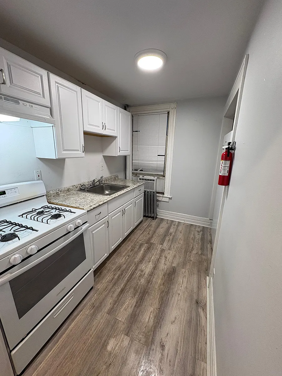 Building Photo - 195 Ramapo Valley Rd #2A