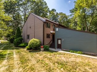 111 Wynwood Dr #111, Enfield, CT 06082