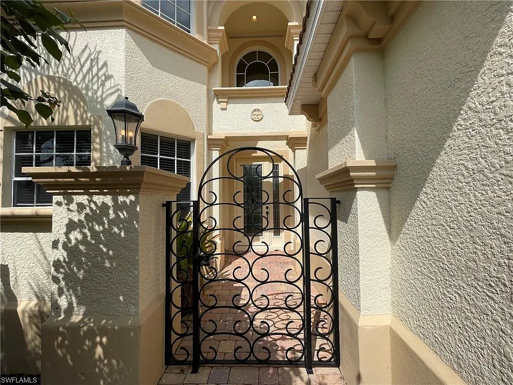 4 bed, 4.5 bath, 2846 sqft, $4,500 — Photo 2