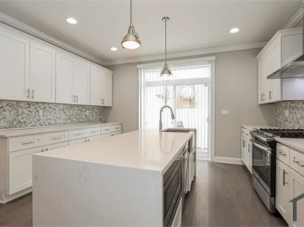 1400 S 24th St #A, Philadelphia, PA 19146