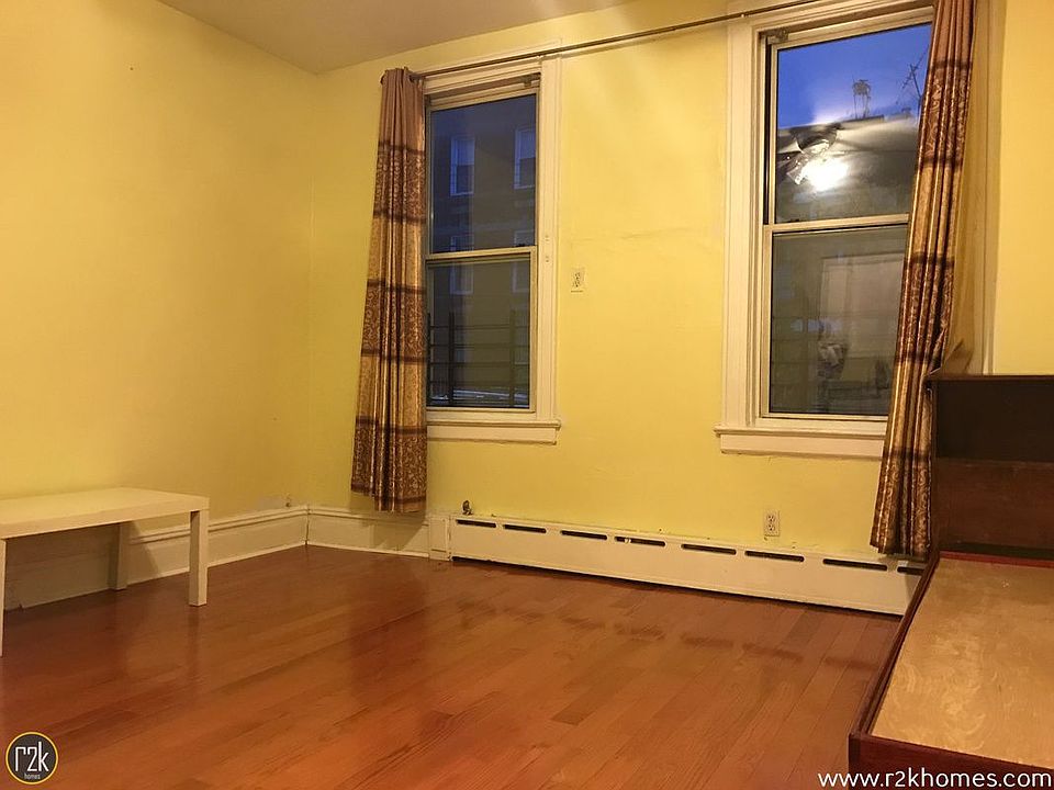 1st image of 2541 21st St APT 1R