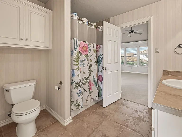 2210 Bywater Dr — Photo 34