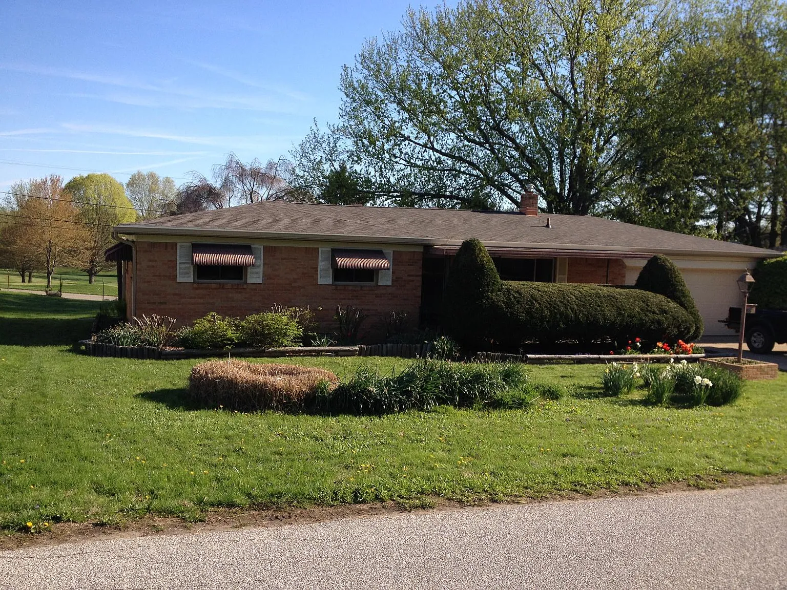 660 W Fairway Ln photo 1